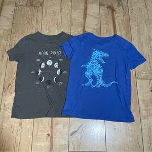 Cat&Jack Lot Of 2 Short Sleeve Graphic Tees Moon Dinosaur Kids‎ Size 8 Gray Blue